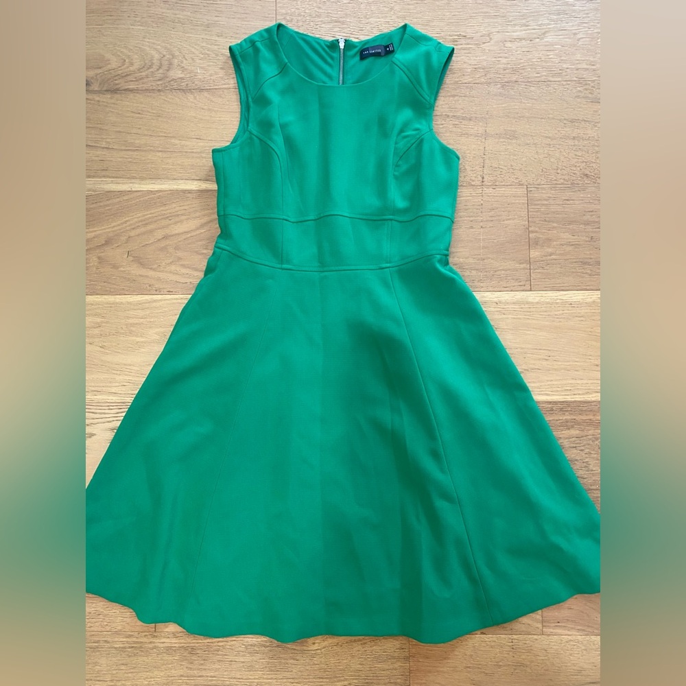 The Limited Sleeveless Emerald Green Fit-and-Flare Dress size 10 EUC